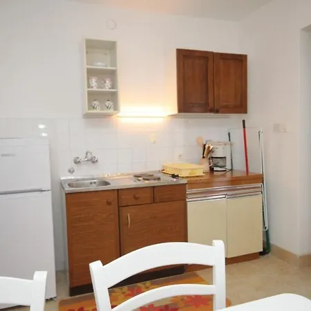 With A Parking Space Apartman Mali Losinj