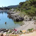 Appartement With A Parking Space Mali Lošinj
