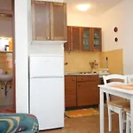 Appartement With A Parking Space Mali Lošinj