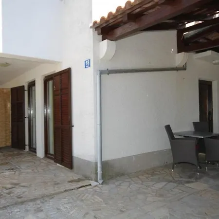 Appartement With A Parking Space Mali Lošinj